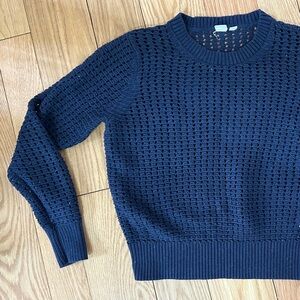 Gap sweater for layering